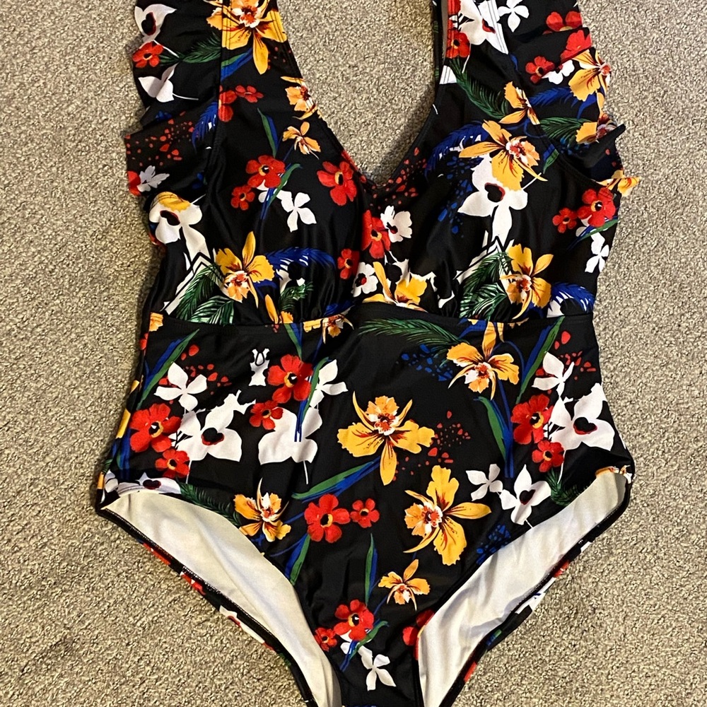 Women’s plus size swimsuit